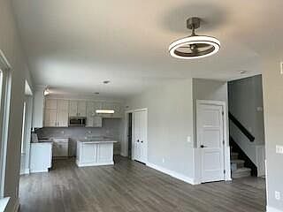 3rd image of 331 White Owl Lane Dr #241