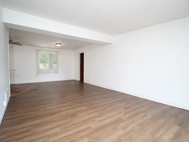 3875 Arbutus Dr — Photo 5
