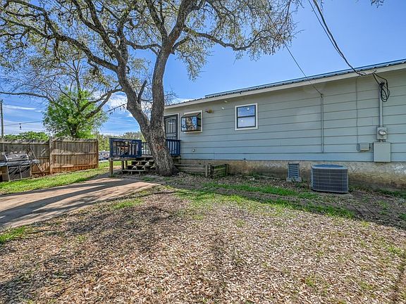 4th image of 808 Sandy Mountain Drive
