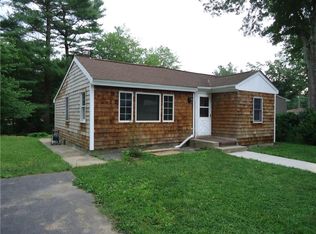 4 Bramble Bush Dr, Scituate, RI 02831