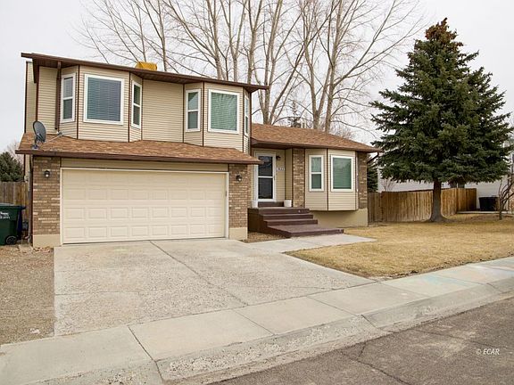 2nd image of 3122 Clover Hills Cir