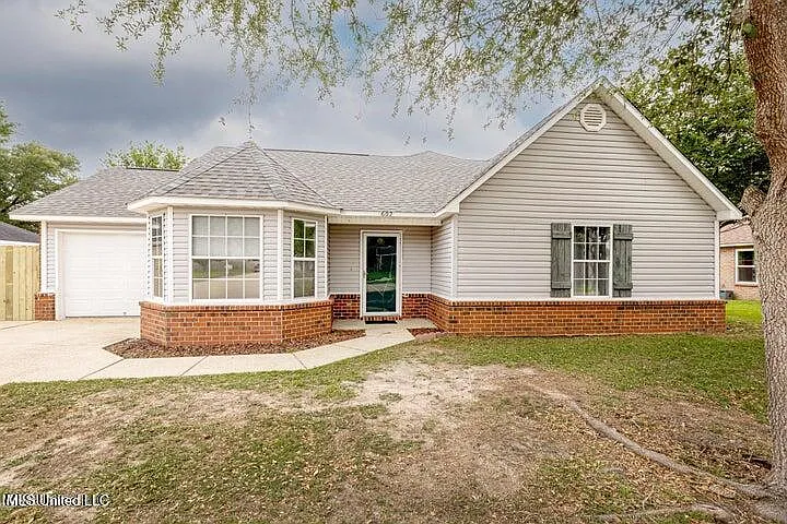 602 Rhonda Ln