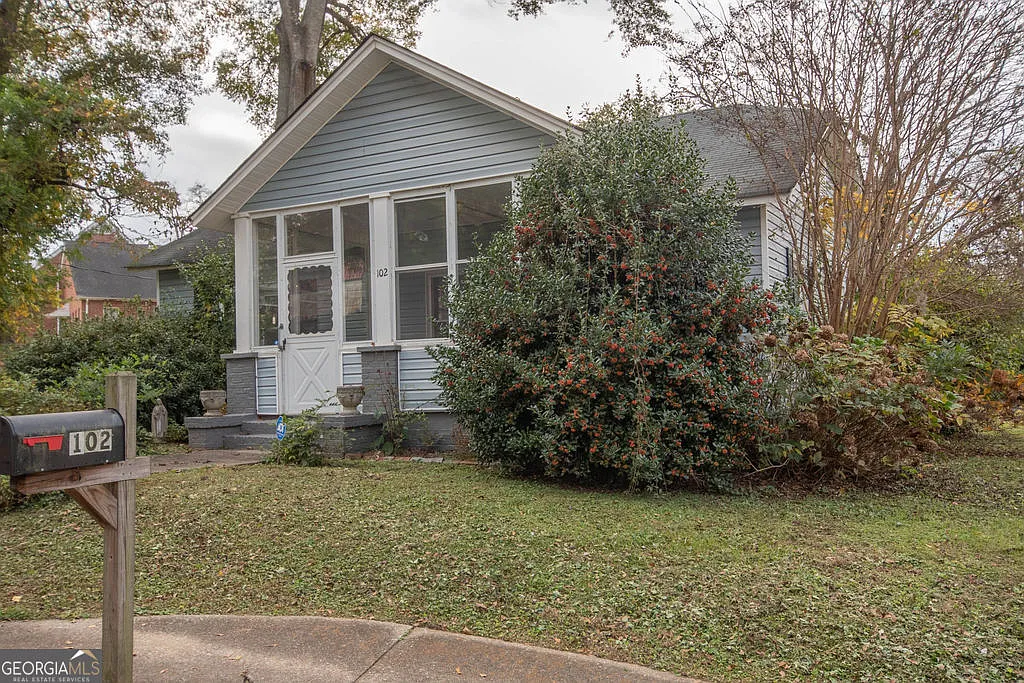 102 Johnson St photo 1