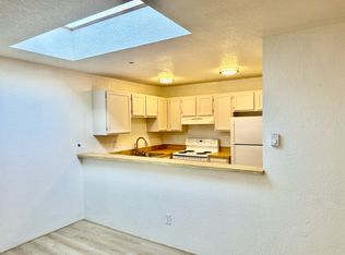 1719 NW 57th St #205, Seattle, WA 98107