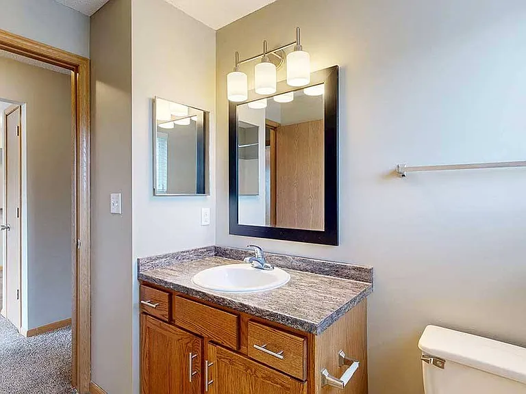 Highland View Apartments — Photo 121