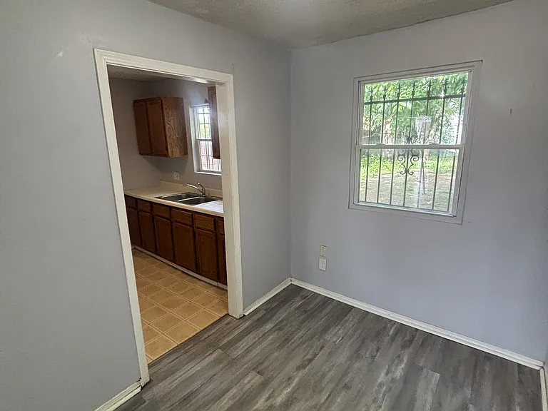 2134 N Minnesota Ave — Photo 8