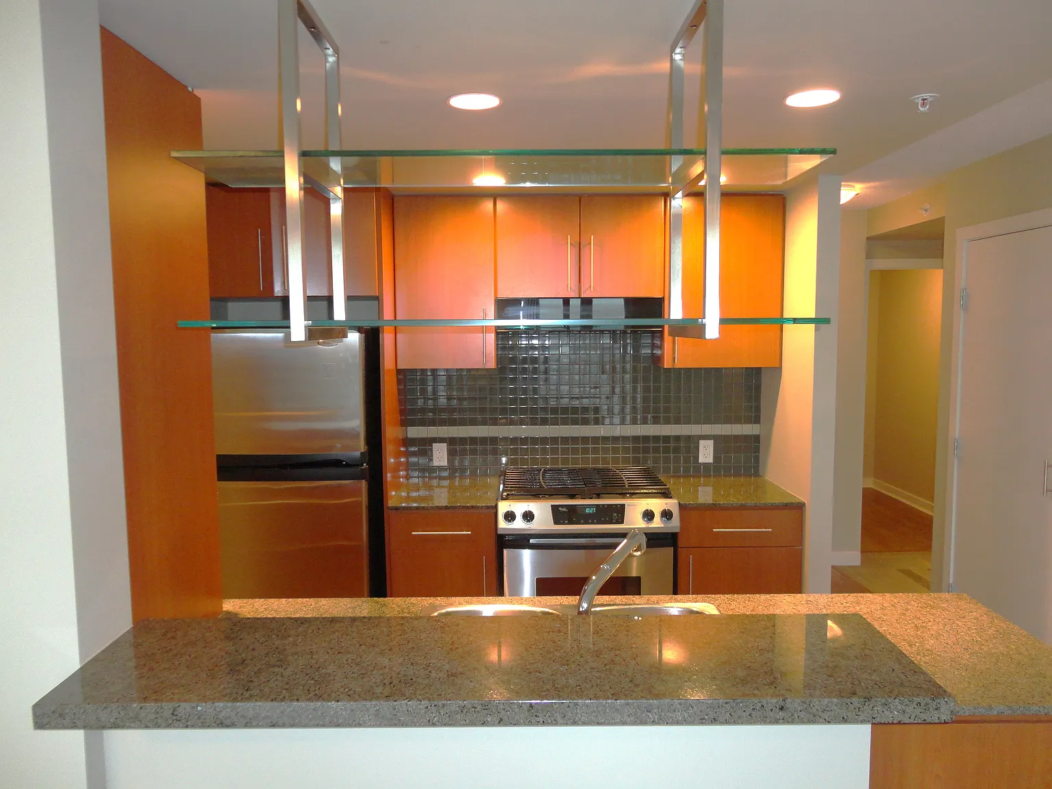 455 Beach Crescent Vancouver — Photo 2