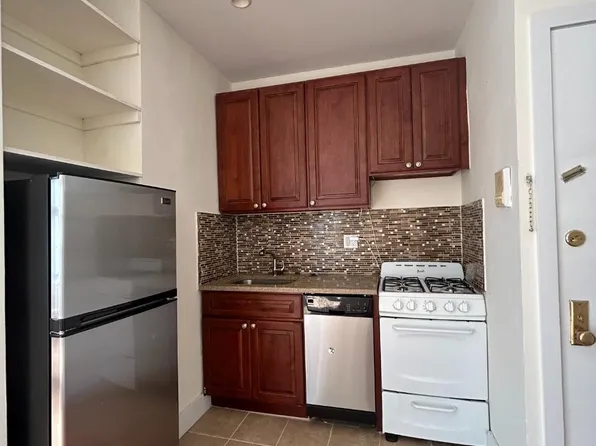 560 West End Avenue image 6 of 23