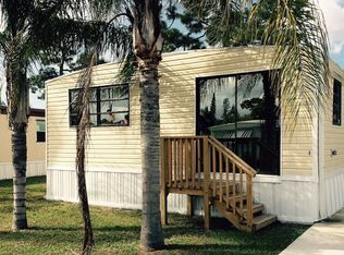 8 Ricks Dr, Lake Worth, FL 33463