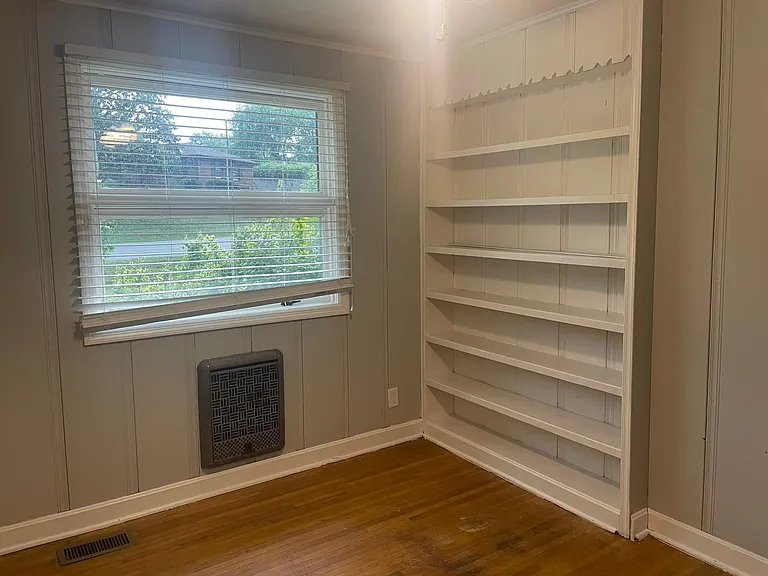 214 W Meadow Dr — Photo 10