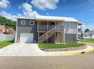 615 Page St, Middleport, OH 45760
