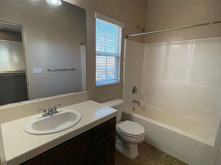3310 N Tilden Ct — Photo 8