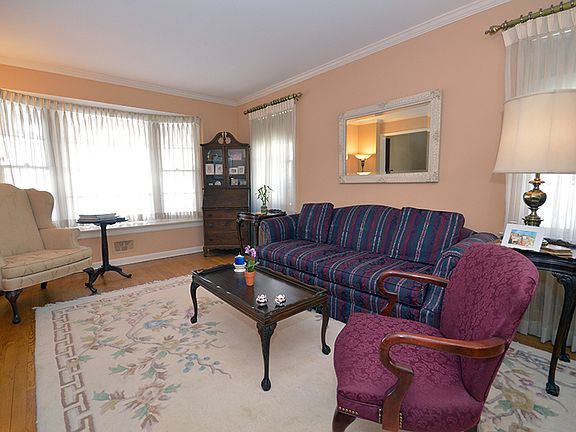 3rd image of 44 Elmwood Pl