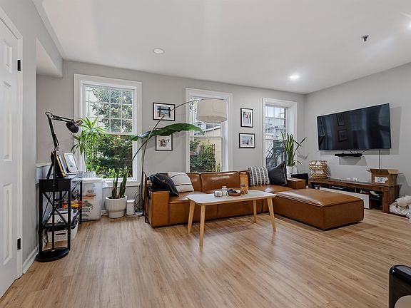 2nd image of 135 Garden St APT 7