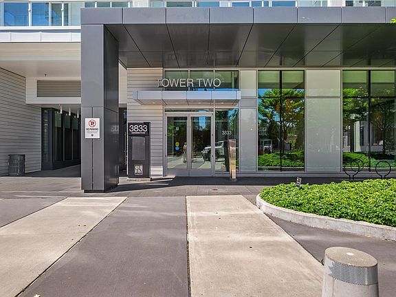 2nd image of 3833 Evergreen Pl #4111