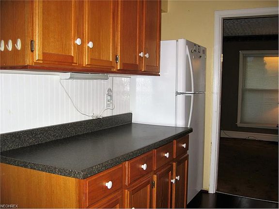 3rd image of 2191 Hillside St
