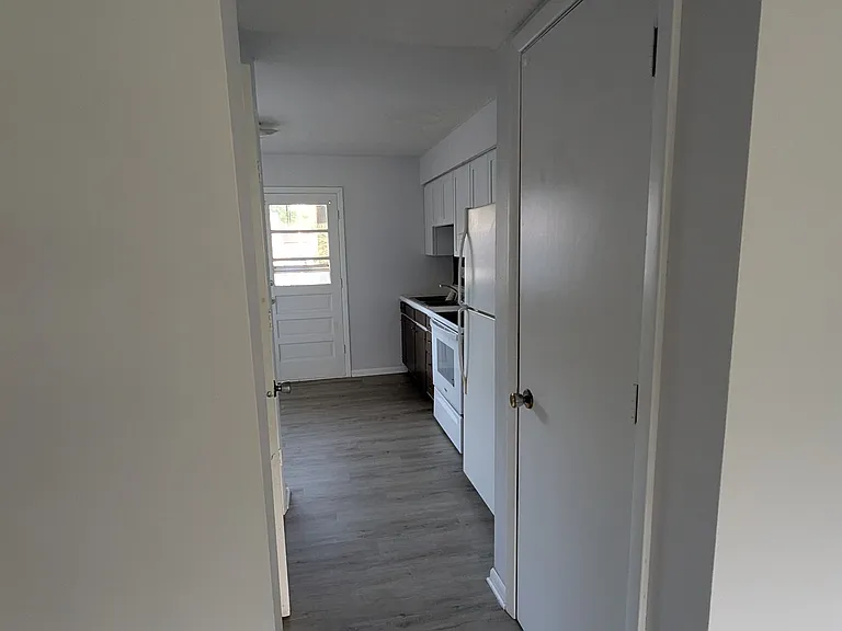 716 Wilson Ave #4 — Photo 5