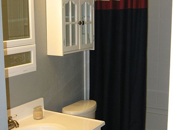 Guest bath. 2 full baths