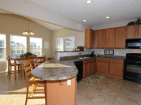 3rd image of 6473 Elsinor Ct