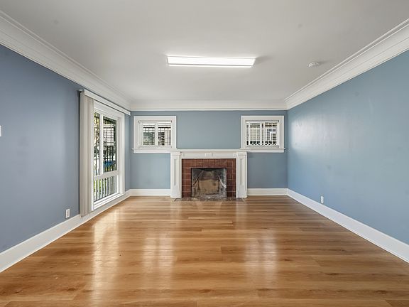 4th image of 1174 N Alexandria Ave