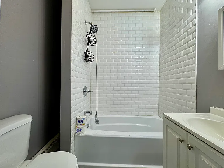 1102 E Main St #1 — Photo 8