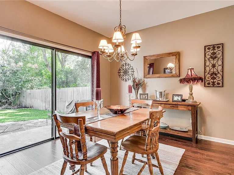7414 Whistlestop Dr — Photo 10