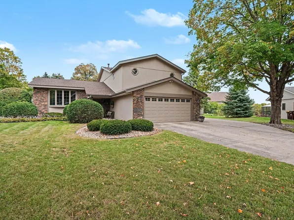 712 Highland Dr, New Prague, MN 56071