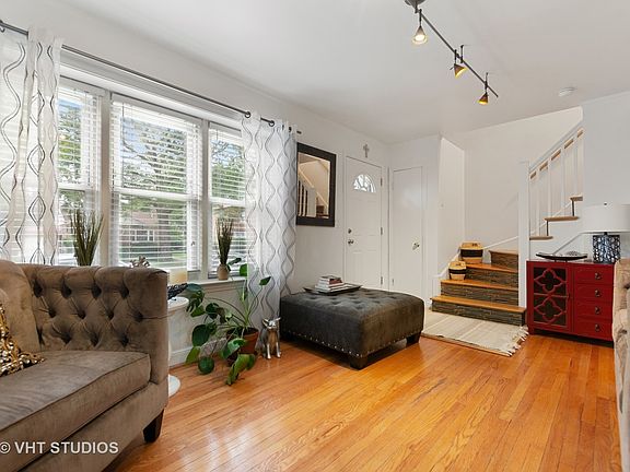2nd image of 9004 S Blackstone Ave