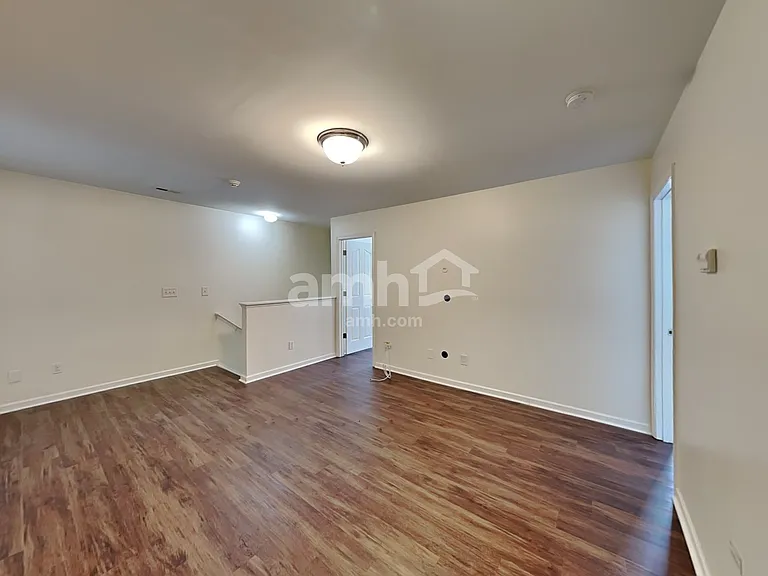 1113 Garrison Rd — Photo 9