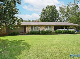 426 Wright Dr, Florence, AL 35633