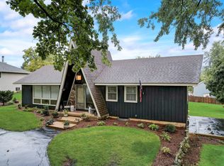 38W124 Richard Dr, Elgin, IL 60124