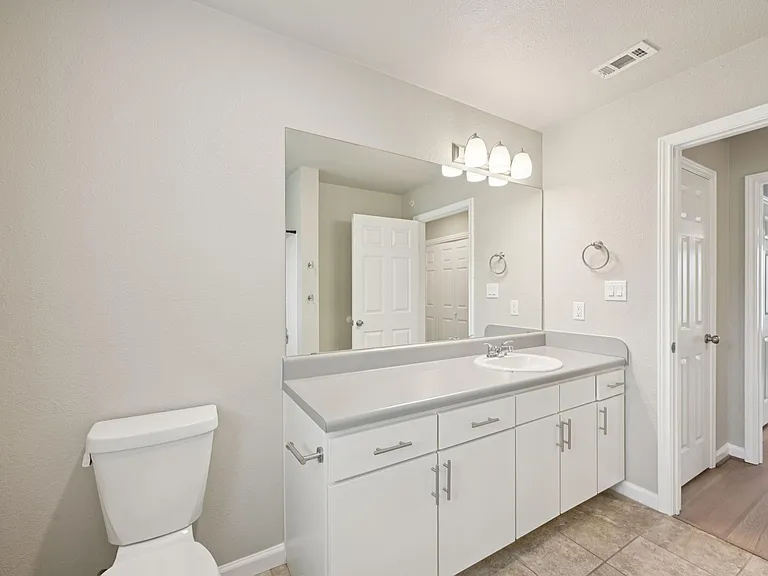 258 Plez Morgan Dr #E — Photo 23