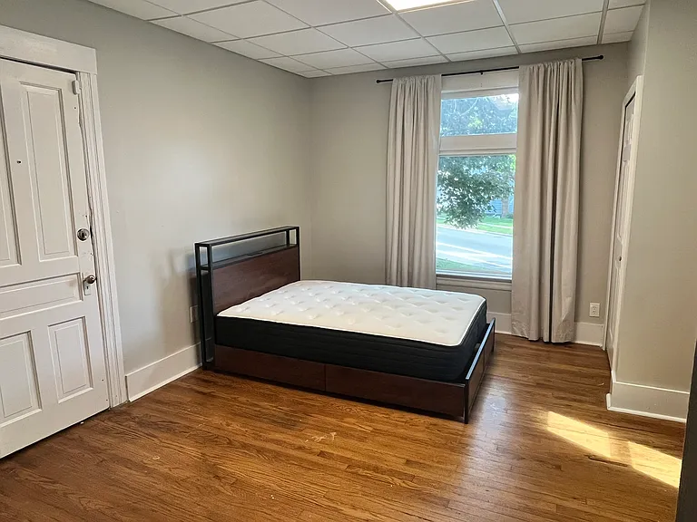 701 Washtenaw Ave #1 — Photo 16