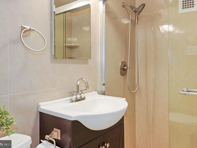 2401 Washington Cir NW #H-803 — Photo 20