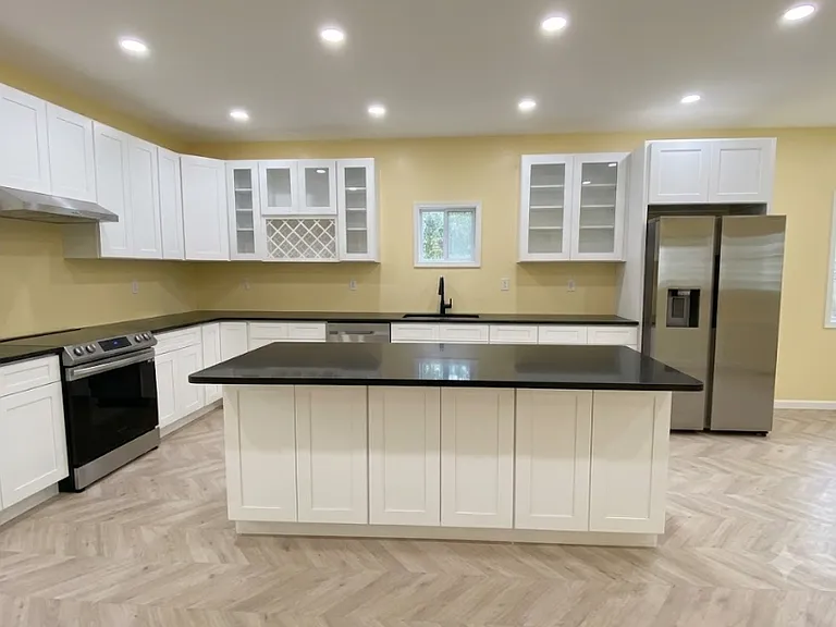 825 Richmont St — Photo 3