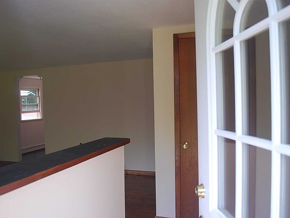 3rd image of 6 South Dr