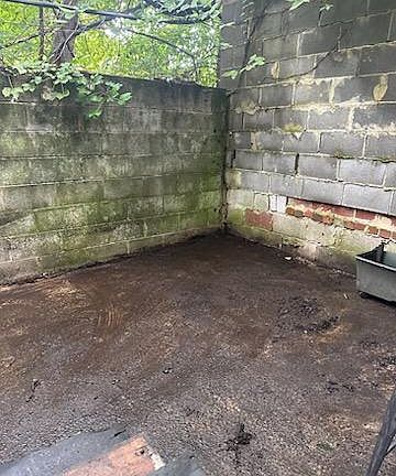 3rd image of 1525 W Westmoreland St APT 1