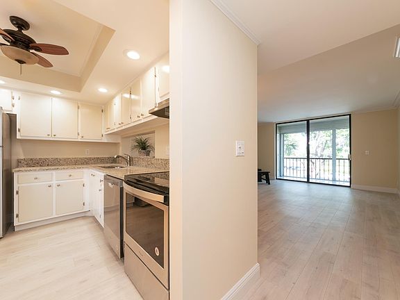 2nd image of 5190 Las Verdes Cir APT 324