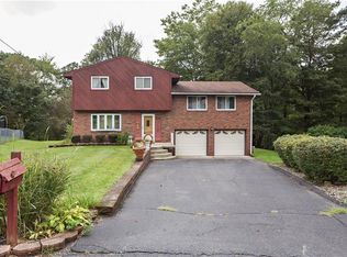 321 Saint Moritz Dr, Monroeville, PA 15146