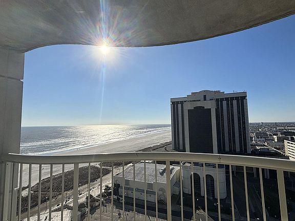 5th image of 3101 Boardwalk #17072