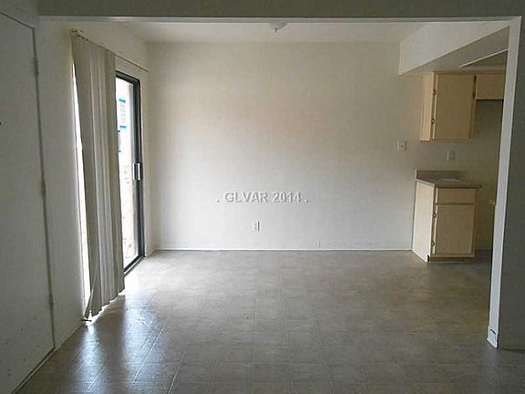 4th image of 1842 Avacado Ct #D