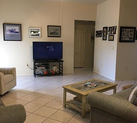 5th image of 2645 Windsor Pl