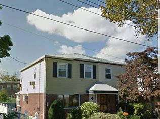 4744 199th St, Flushing, NY 11358