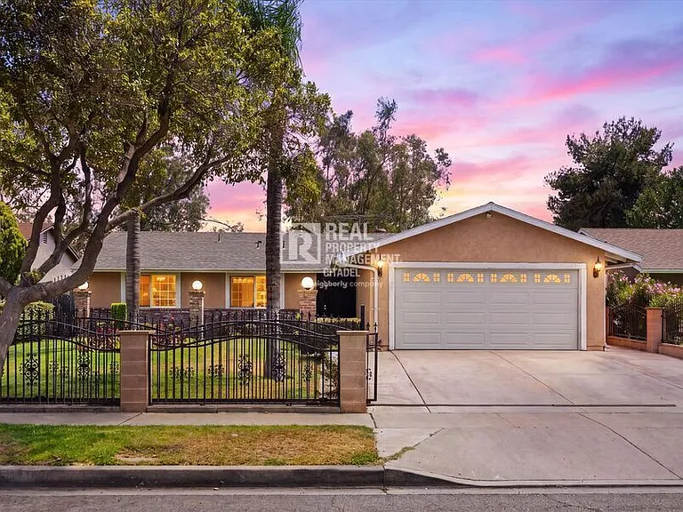 16653 Mallory Dr — Photo 1