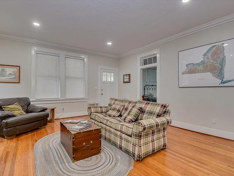 978 Heard Ave — Photo 32