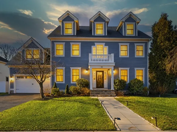 90 McCarthy Rd, Newton, MA 02459