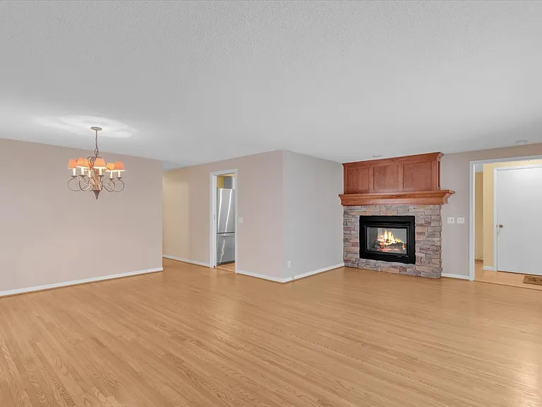 116 Segsbury Rd — Photo 4