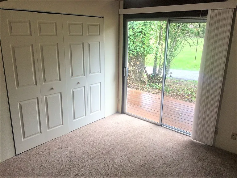 1501 NW Woodland Dr — Photo 7