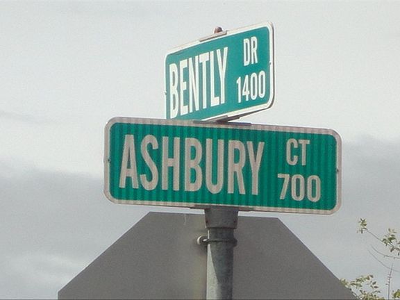5th image of 756 Ashbury Ct