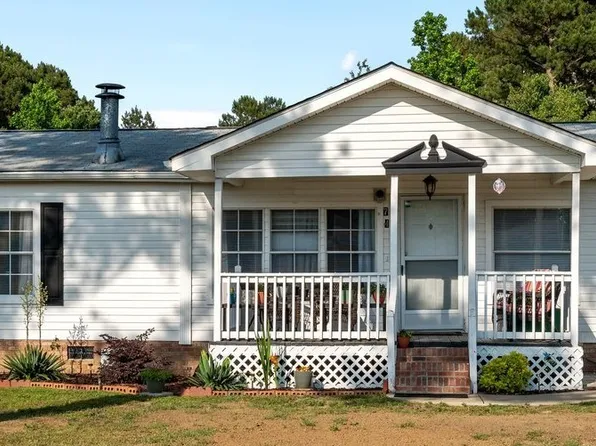 74 Style Dr, Parkton, NC 28371